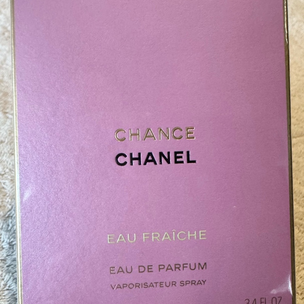 CHANEL Chance Eau de Parfum in pink box